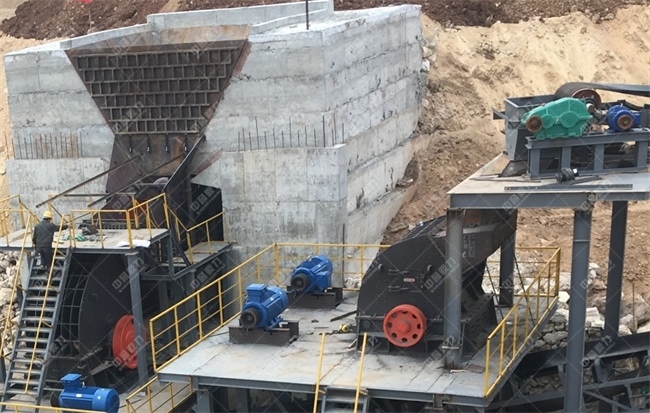 hammer crusher under operation