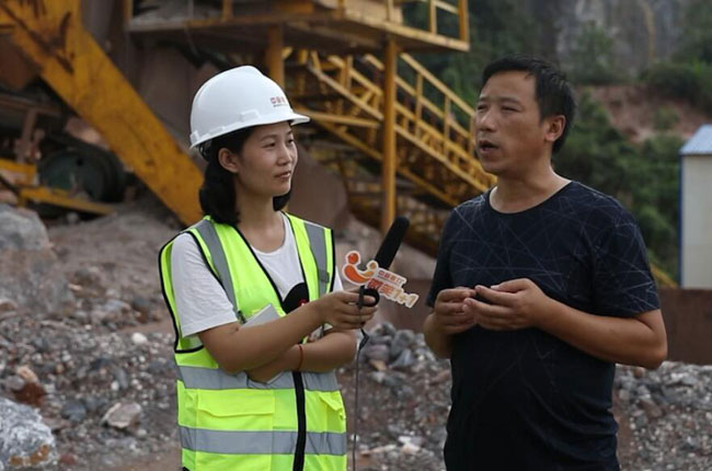 Mr. Yang (right) the owner of Xiangjun Quarry