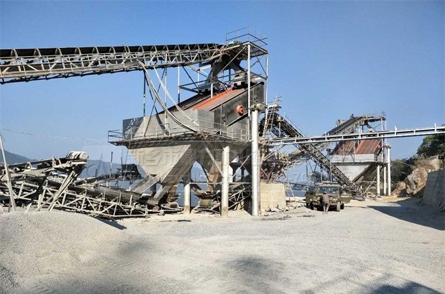 vibrating screen applied in the stone crusher plant